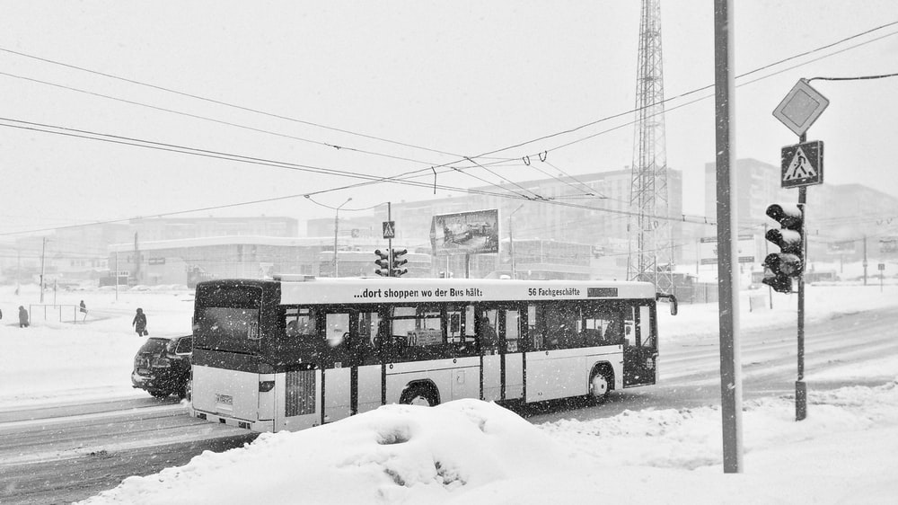 bus-parked-in-snow